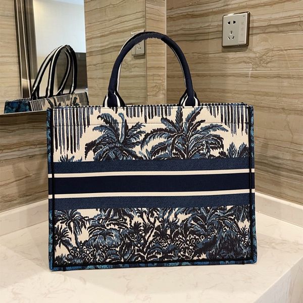 

2021 luxury women handbags designer shopping bags large capacity totes print and embroidered letters bucket purses multiple styles d21061601
