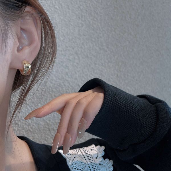 

metal earrings female simple c-shape advanced sense exquisite