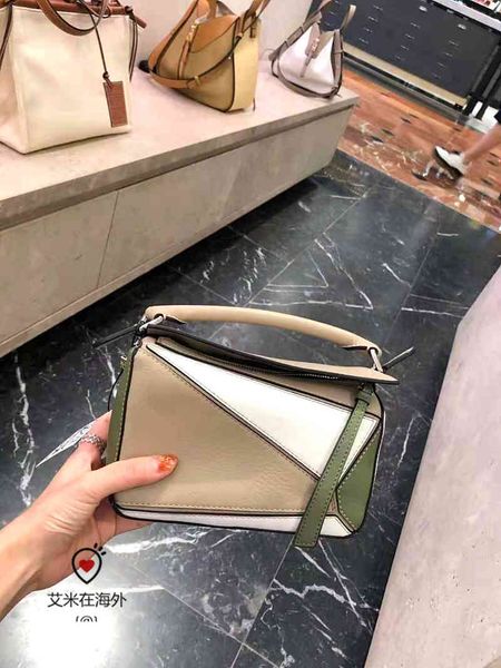 

handbag hookloewe / luo yiwei women's bag puzzle geometric mini splicing deformation one shoulder messenger handbag k rabbitluggage tag