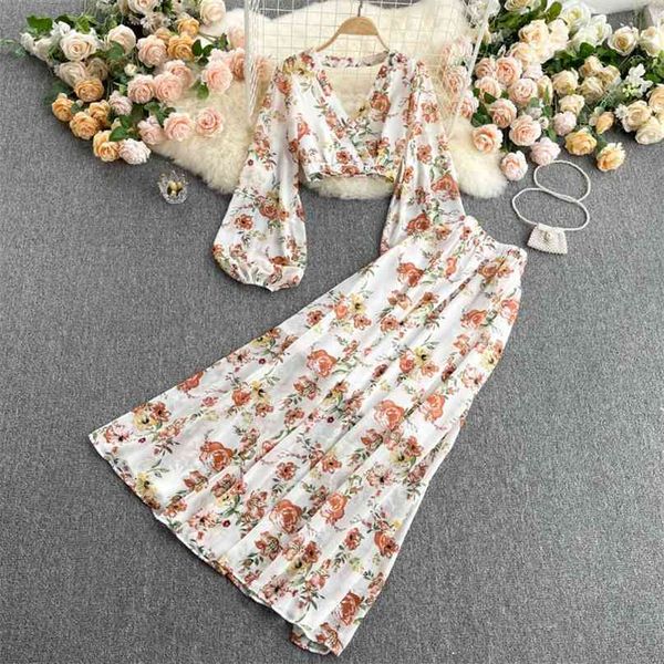 

summer women sweet floral print two piece set v-neck long sleeve backless crop + elastic waist skirt suits 210603, White