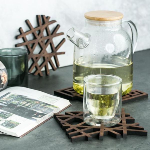 

table runner wooden placemat cup mats coasters insulation kitchen pads desk mat pot against supplies
