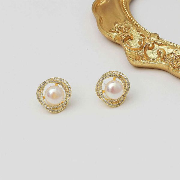 

temperament simple full earrings female small pearl cool style earrings