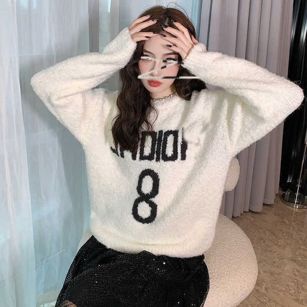 

gentle temperament wind lamb plush sweater women's 2021 autumn versatile white letter 8 pullover sweater, Black