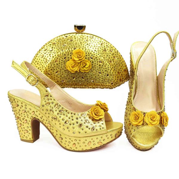 

wedding party fashion shoes bag set hand with buckle fish mouth high heels flower sandals, Black