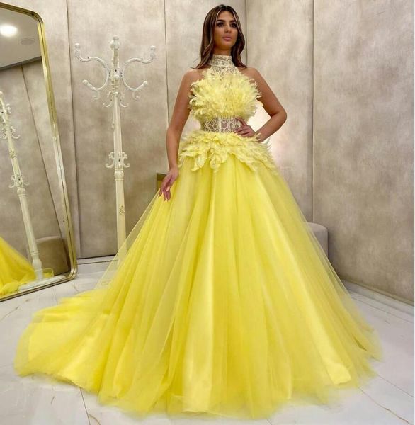 Encantador Amarelo Vestidos de Noite Uma Linha Pena Lace High Collar Prom Vestido Ilusão Zip Voltar Dubai Party Greases Vestidos Robe de Mariée feito