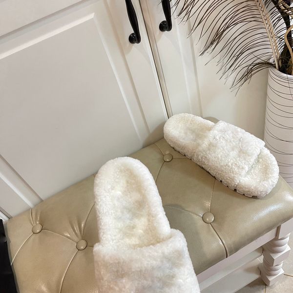 

2021 new fashion designer sides shoes classics woolen solid slippers luxury casual white sandals anti slip and wear resistance indoor winter, Black