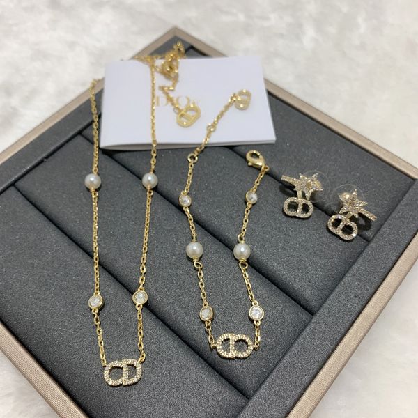 

new letter crystal earrings women's pearl necklace bracelet set high version net red, Black