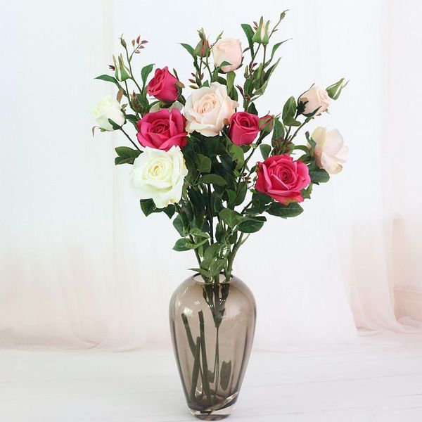 Ghirlande di fiori decorativi Flone Bouquet di fiori di rosa di seta artificiale Pianta finta per la decorazione della disposizione del centrotavola della tavola della festa di nozze