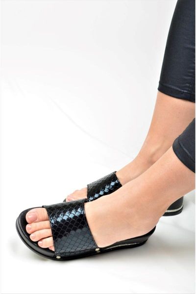 

slippers women heel stone stripe texture detailed black