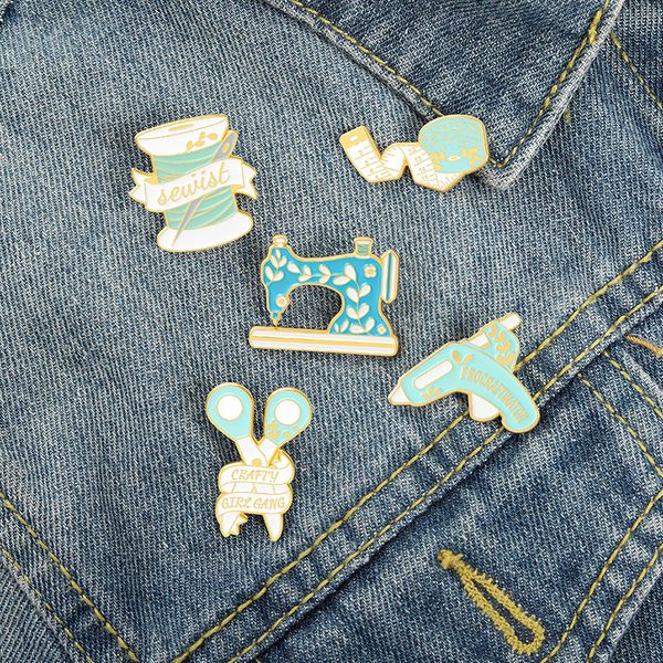 

lovely scissors needle and thread brooches alloy drop oil sewing machine pins women tape dressmaker clothes bags collar badge accessories wh, Gray