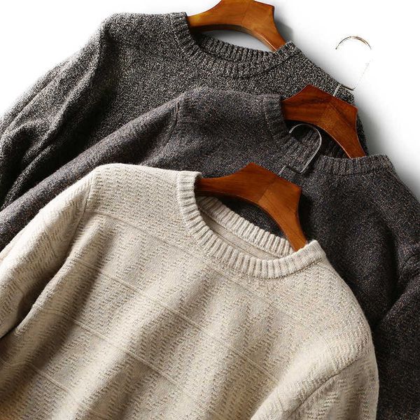 

fashion sweater excellent quality, soft texture, friendly, waxy autumn and winter men's round neck pullover, White;black