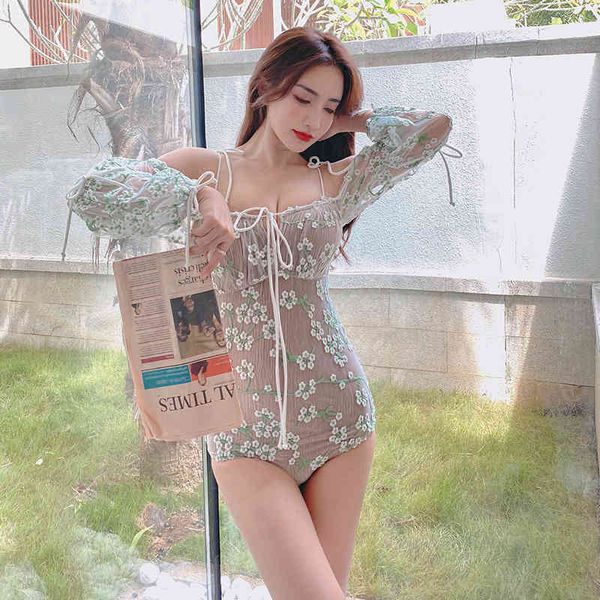 

Female ladies push-up swimsuit pure rashguard lace, embroidered animal elastan swim wear, White;black