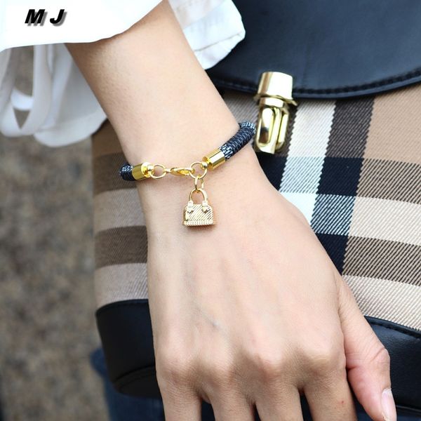 

Luxury Design Fashion Gold Plated Heart Bag Round Charm Leather Bracelet for Woman