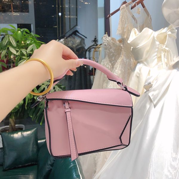 

vintage shopping bag is quite good quality one shoulder diagonal cross bags large volume designer wholesale handbag luxury women stripe