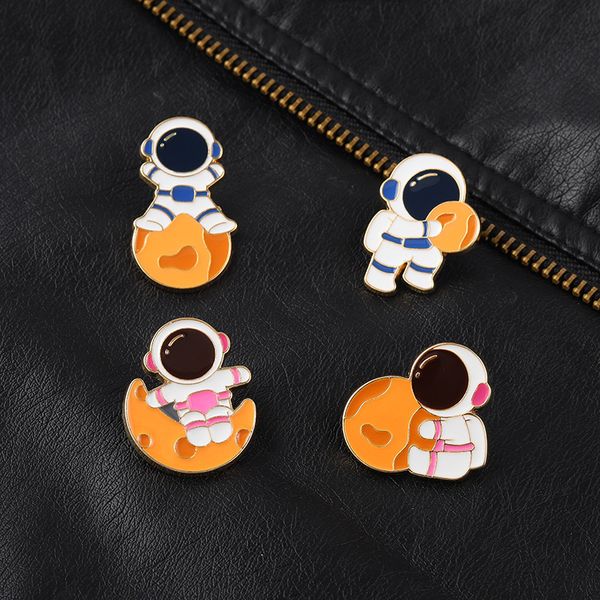 

lovers moon space astronaut model brooches cartoon spaceman planet alloy lapel pins european male female backpack sweater clothes badges acc, Gray