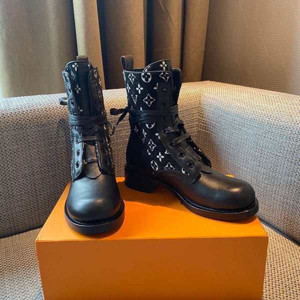 

2021 new martin boots designer shoes lace-up comfortable luxury high-outdoor fashion women's shoes, Red;white