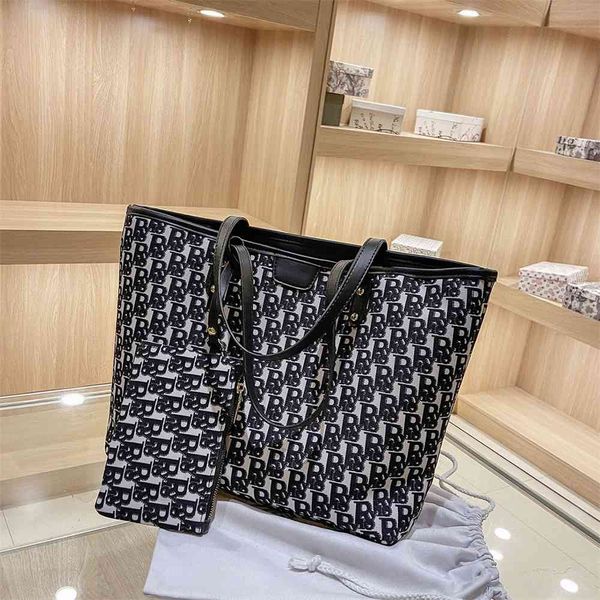 

advanced sense: high capacity canvas bag is popular year purse black friday