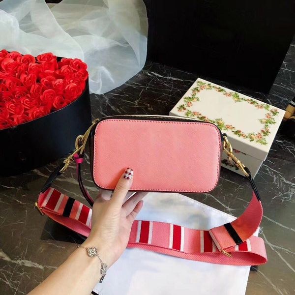 

2021 star with the designer's new women's fashion camera bag 19 cm female handbag