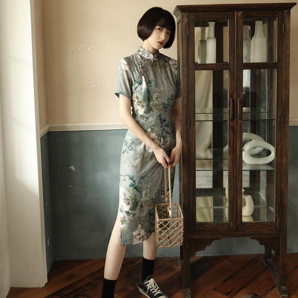 

medium length cheongsam elegant modified chinese style dress young girl's in autumn 2021 ethnic clothing, Red