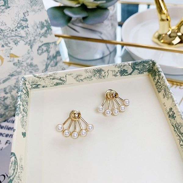 

70% off outlet online new letter pearl sector high version earrings, Golden