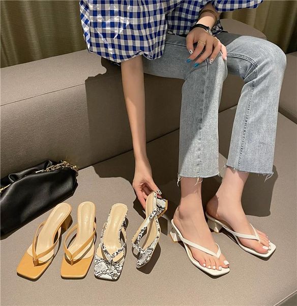 

slippers 2021 summer korean square thick heeled herringbone low sandals, Black