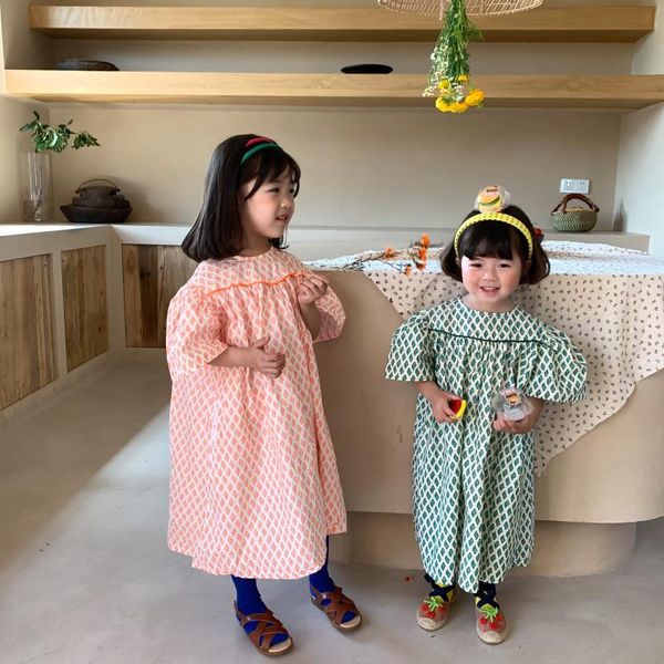 Kızın Elbiseleri 7526 Çocuklar Kızlar için 2021 Yaz Kore Kız Giysileri Retro Yaprak Kabarcık Kol Bebek Parti Elbise 1-9 T