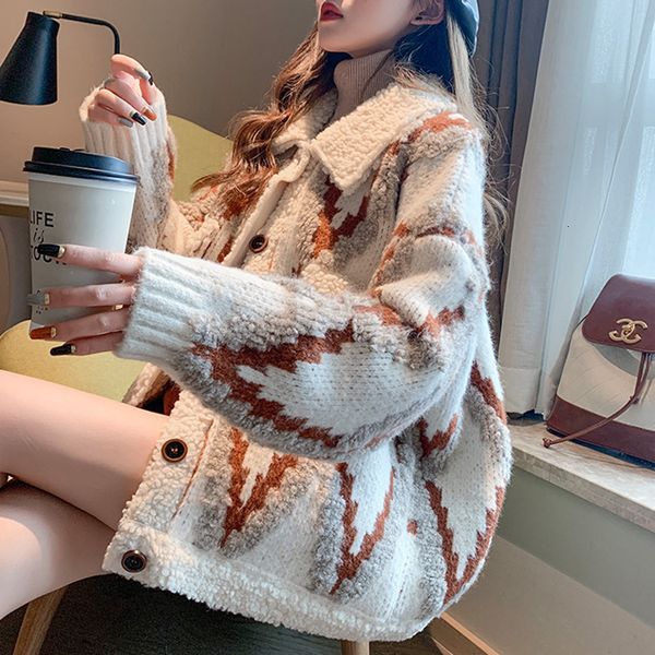 

sweaters Women's knitted or crocheted wool coat a471, White;black