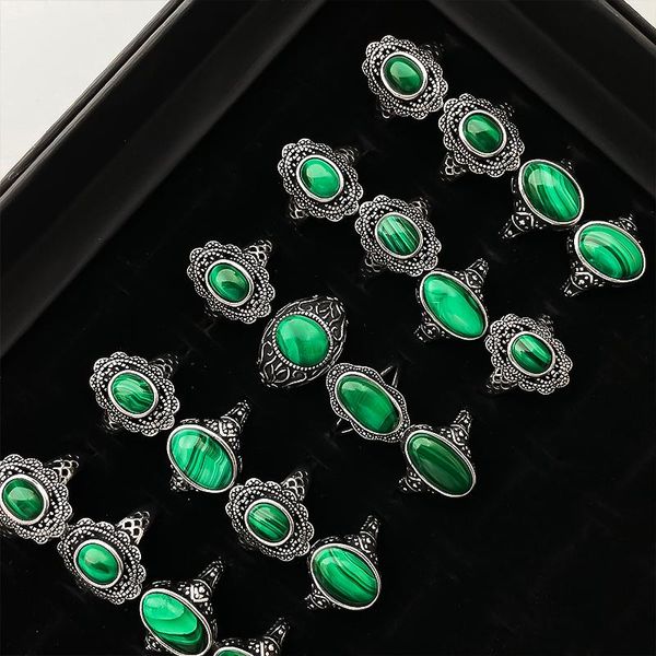 

wedding rings vintage natural stone alloy for women handmade malachite ring party jewelry holiday gift random style delivery wholesale, Slivery;golden