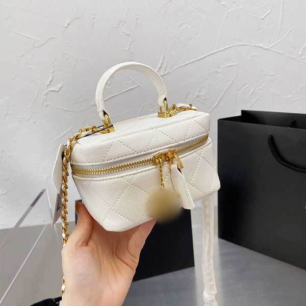 

2021 french designer skew across makeup bag high-end customized quality fashion business and leisure style handbag luxury genuine
