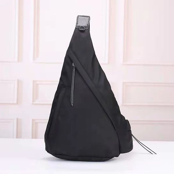 Bolsas de ombro de grife Bolsa de peito de lona Mochila de grande capacidade Pacote Fanny de luxo para homens Bolsa de viagem casual unissex Bolsa feminina de couro paraquedas tecido de cor sólida