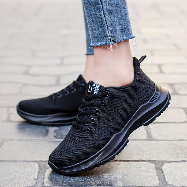 En Yüksek Kalite Fly Bayan Koşu Ayakkabıları Hafif Rahat Siyah Beyaz Pembe Örgü Bayanlar Kadın Spor Sneakers Eğitmenler Açık Koşu Yürüyüş Boyutu 36-40