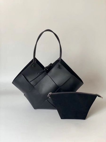 

2021 bag leather women's woven vegetable basket large capacity tote child and mother shopping bag