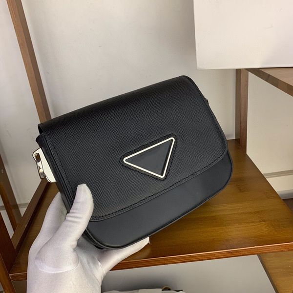 

classic retro stylish women shoulder bags original hardware unique triangle logo chest pack lady tote handbags hand made straw bag cowhide l