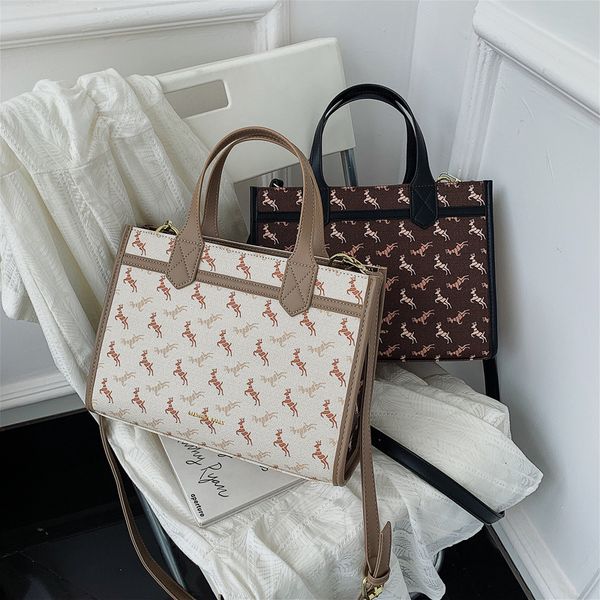 

summer 2021 messenger shoulder bag women's leisure college style handbag