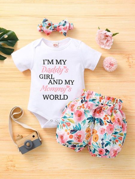 

baby girl slogan graphic bodysuit with floral shorts with headband she01, White