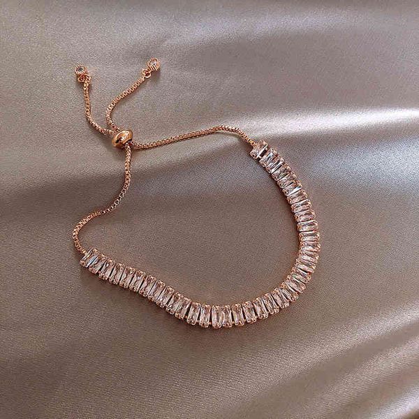 

bracelet high level zircon design for female fashion crowd, Golden;silver