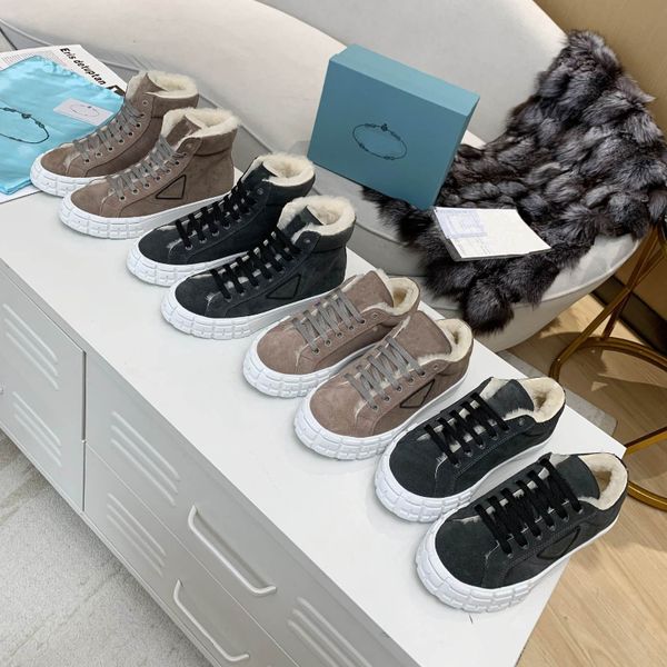 2022 Designer Stivali di lana Cassetta Wheel Sneakers Moda Stivali in pelle scamosciata Staccabile Cappotto di pelle di pecora Sottopiede Sneaker Scarpe con suola in gomma