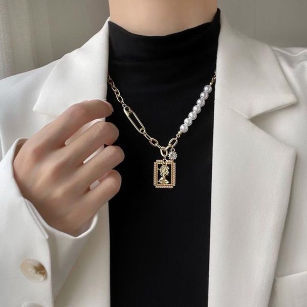 

pendant necklaces korea vintage baroque irregular pearl paperclip clavicle chain necklace for women square portrait fashion gothic style, Silver