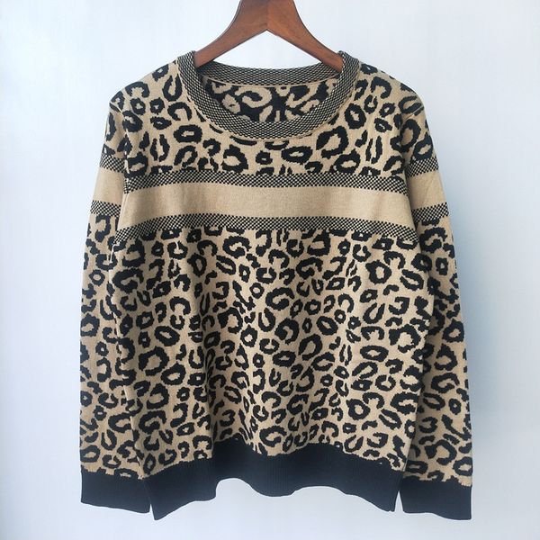 

21 autumn new jacquard round neck long sleeve knitted blouse for women, White;black