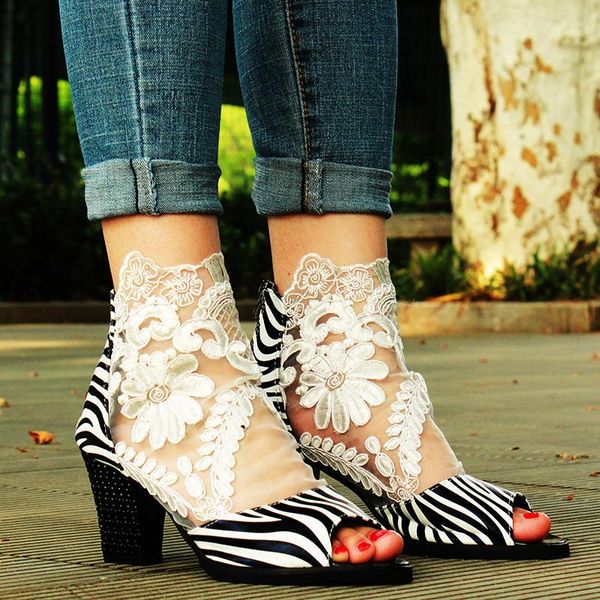 

sandals woman flower lace hollow peep toe gladiator plus size 35-43 women square high heel summer shoes, Black