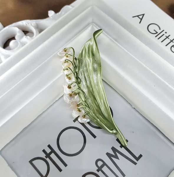 

europe and plant flowers of the lacquer that bake valley lily xionghua baroque pearls shells female leaves brooch, Gray