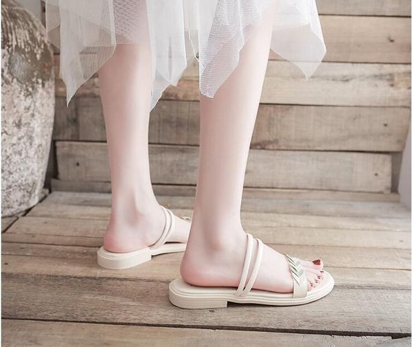

white color wear sandal outside heart-shaped low heel sandals 2021 female student, Black