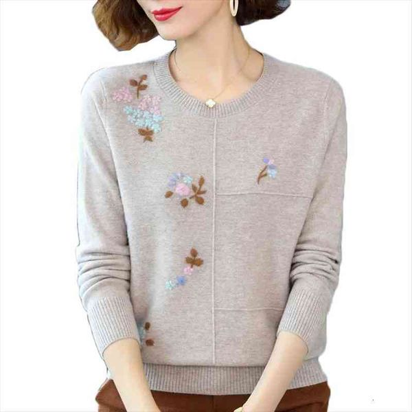 

middle-aged womens autumn pullovers women sweater plus size 5xl v-neck embroidered knitting mother dress w1494, White;black