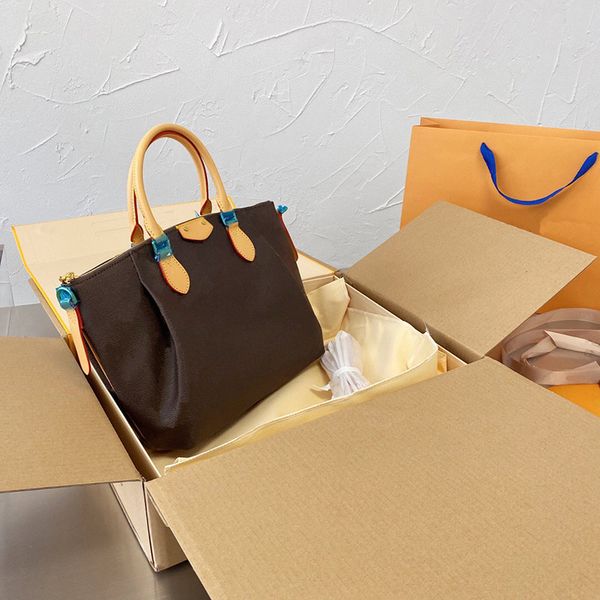 

women luxurys designers bags 2021 shell dumplings package patent leather handbag imitation brands original plaid flower purse wholesale wall
