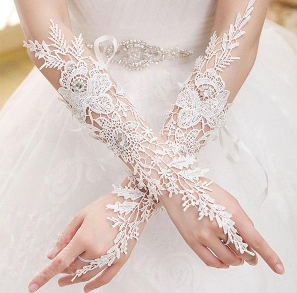 Guanti da sposa lussuoso gomito bianco lunghezza in pizzo senza dita applicato a lungo matrimonio con cristalli guanti