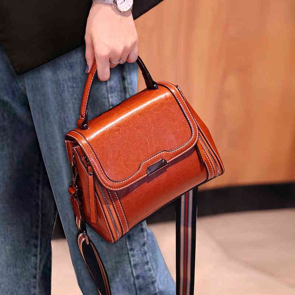 

single shoulder bag female small messenger mobile phone mature temperament fashionable square soft leather, Black;red