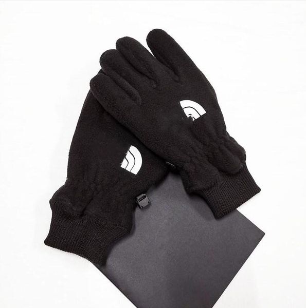 Novas Luvas de Womens de Alta Qualidade Luvas Europeias Designer Quente luva Drive Esportes Mittens Marca Mitten estão disponíveis em muitos estilos 10