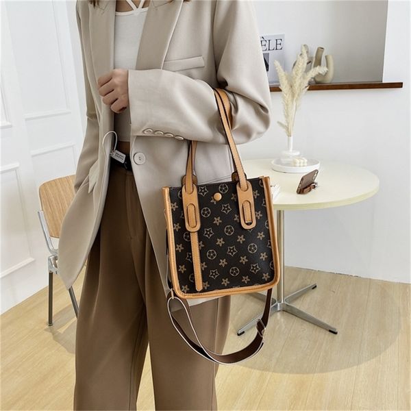 

2022 factory wholesale new women's advanced sense portable korean version autumn and winter fashion messenger bag versatile one shoulde