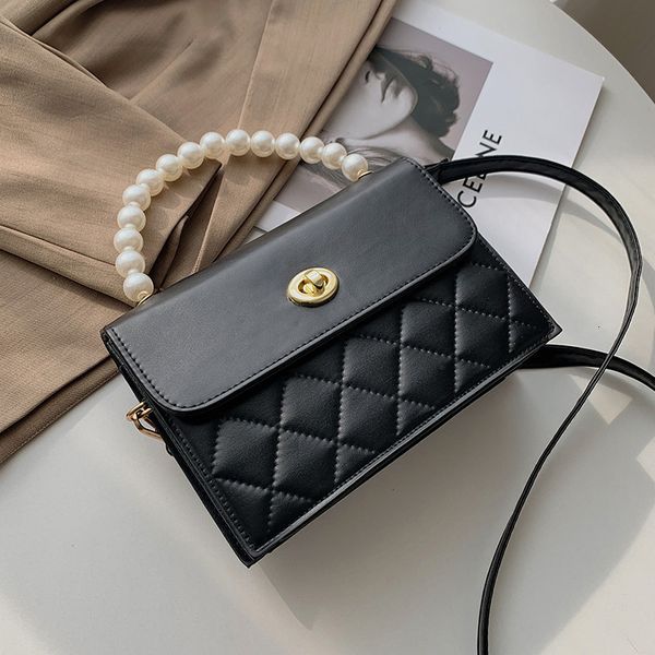 

pearl hand-held small square female 2021 spring and summer lingge chain dinner bag