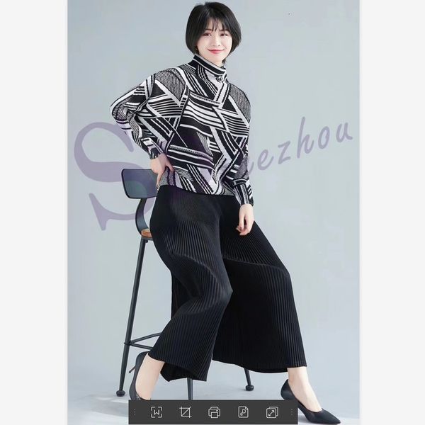 

knits miyake fold fashion print high collar batwing sleeve t-shirt, White